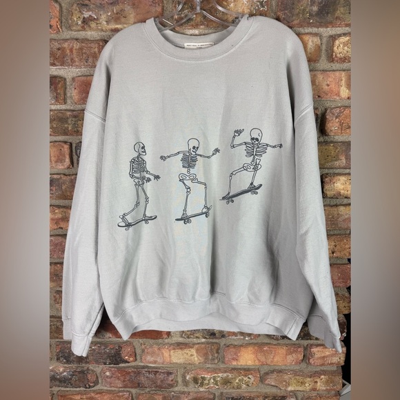Skating Skeletons Sweatshirt Oversized Size small - Picture 1 of 3